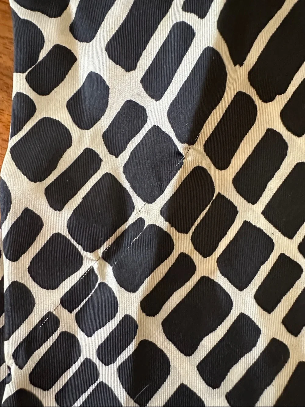Vtg  Scarves by Vera Black & Tan Abstract Graphic Print Silk‎ Infinity Scarf